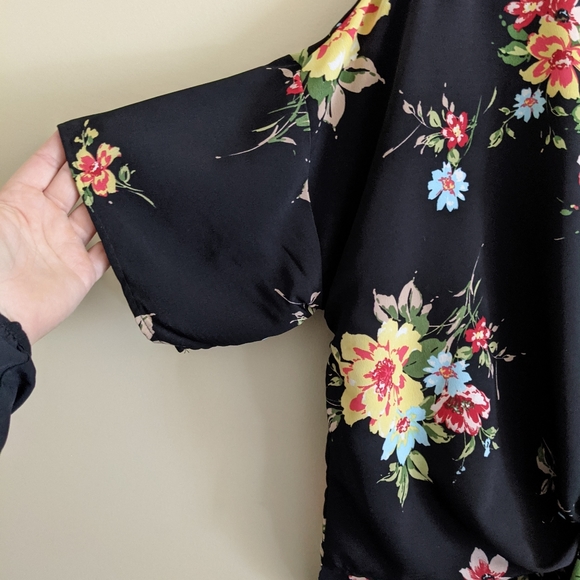 My Story BEAUTIFUL floral Top - Picture 3 of 8